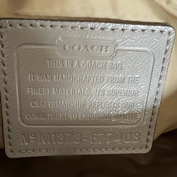 Authentic Coach crossbody bag. - Picture 5 of 12